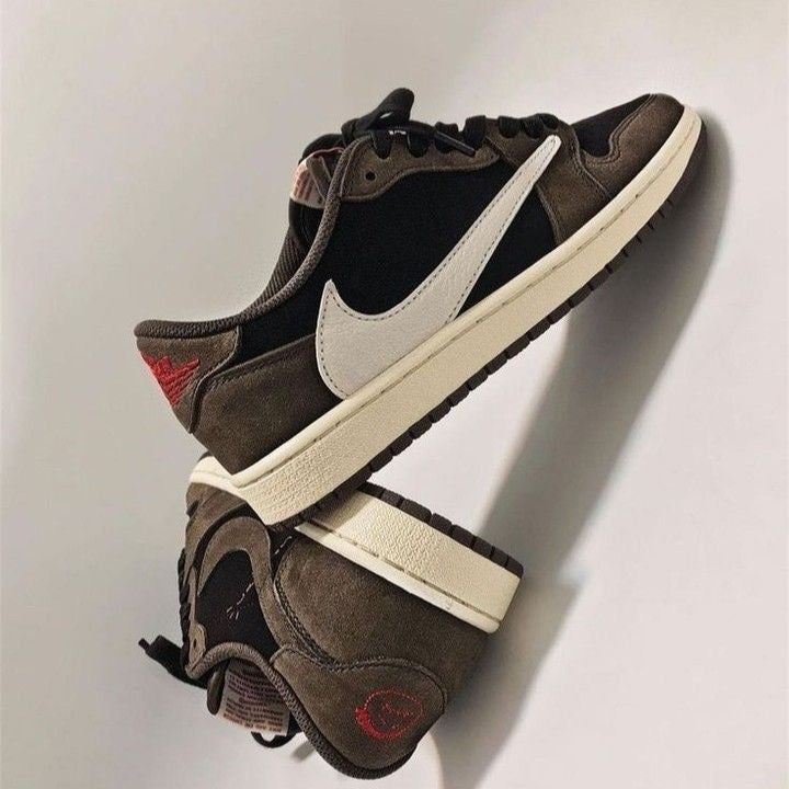 JORDAN 1 LOW Travis marron